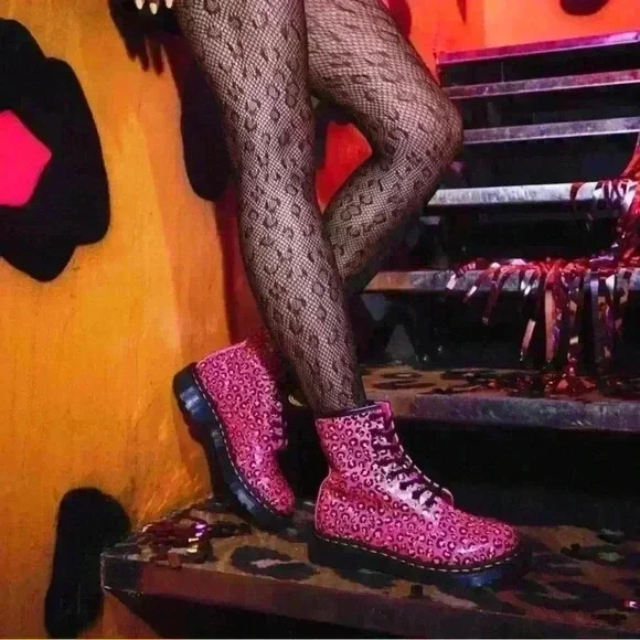 DR MARTENS 1460 Loud Leopard Smooth Leather Lace-Up Boot in Clash Pink 7US 5UK - Picture 5 of 5